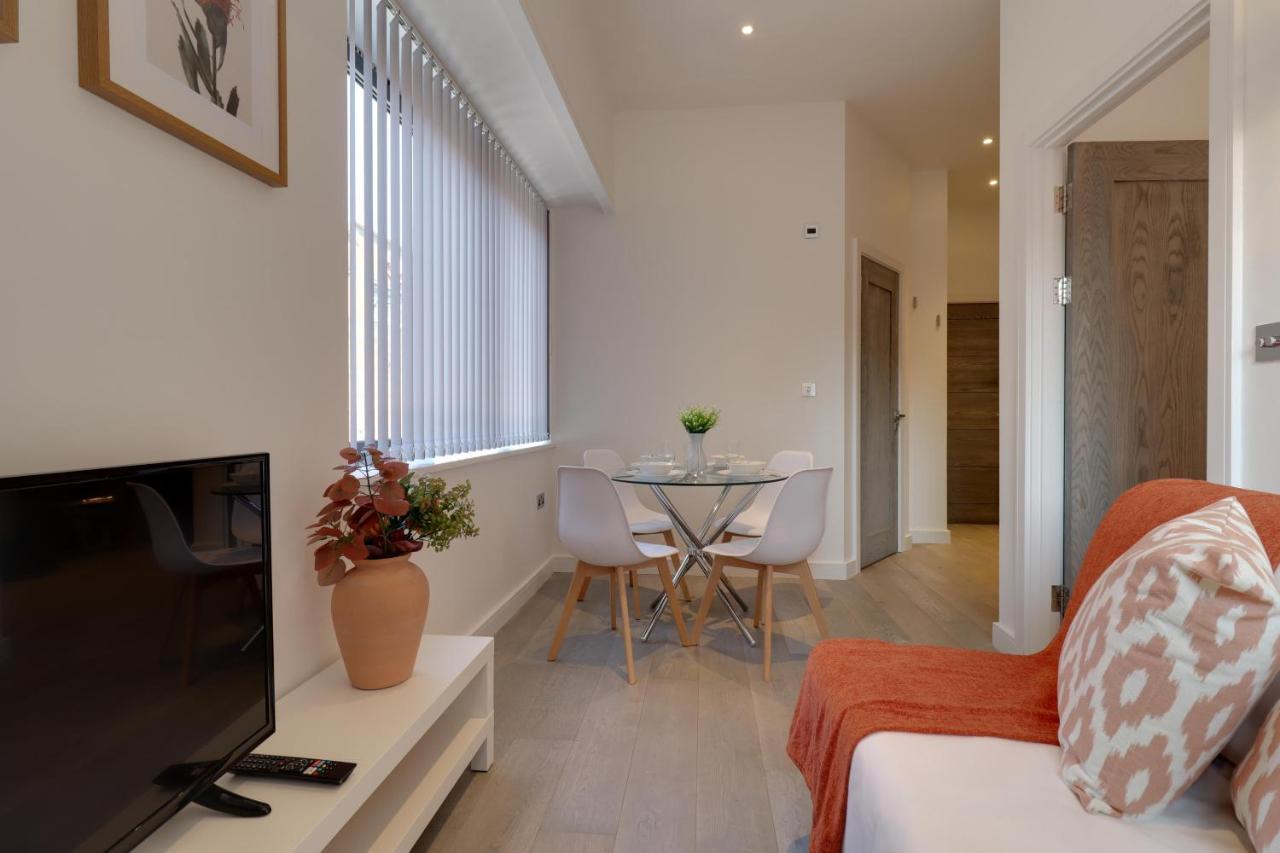 La Casa Suites สลาว ภายนอก รูปภาพ